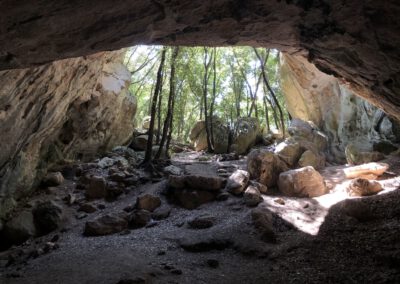 Grottenwanderung an der Küste bei Finale Ligure